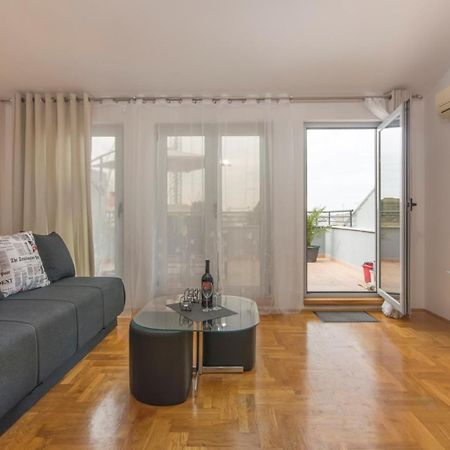 City Centre Sea View Apartment プーラ 部屋 写真