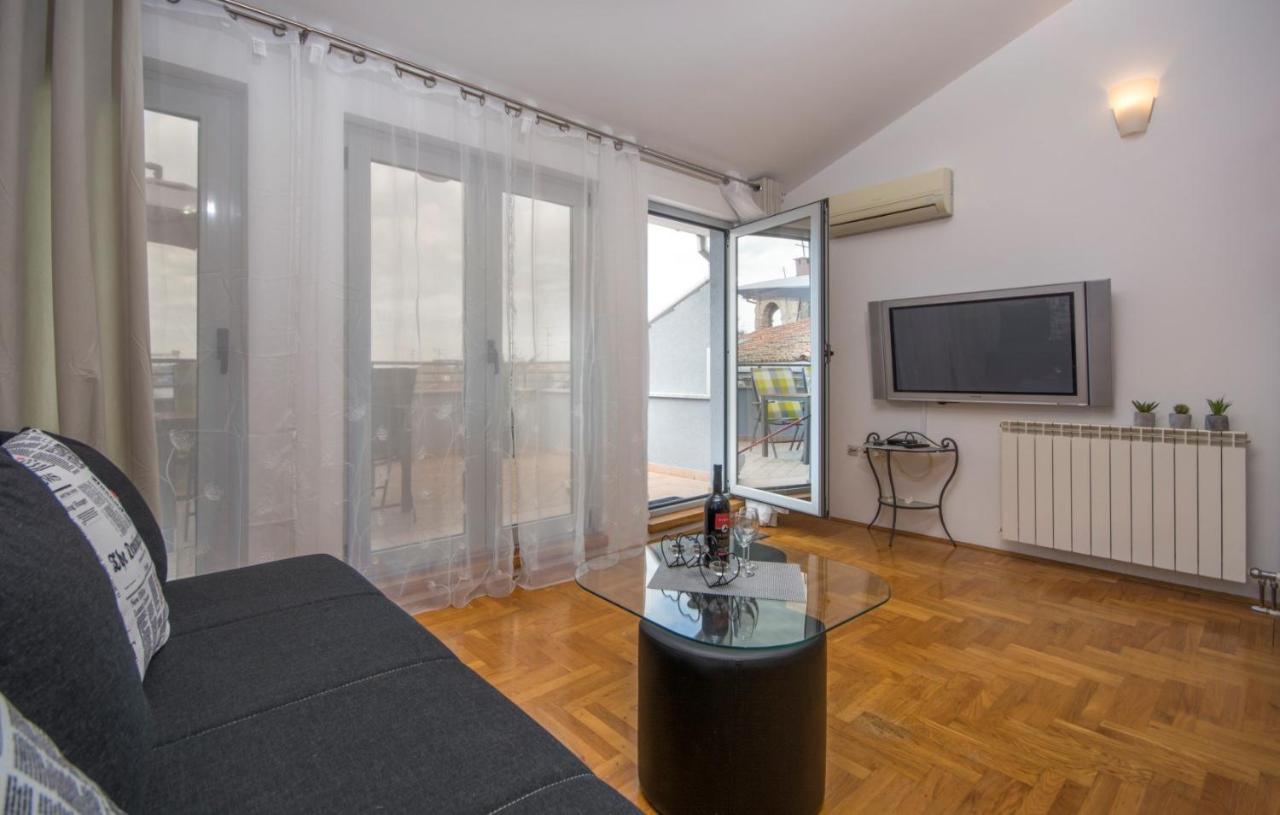 City Centre Sea View Apartment プーラ エクステリア 写真