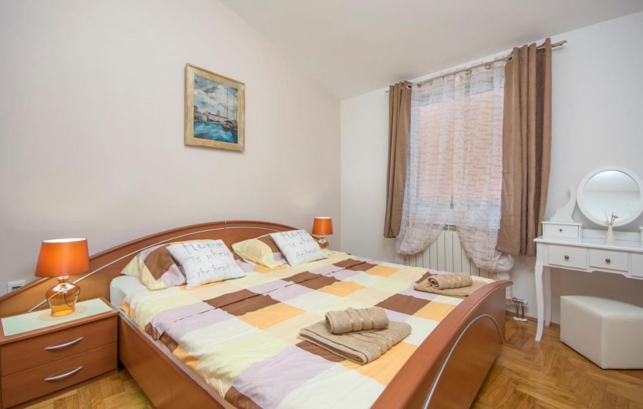 City Centre Sea View Apartment プーラ エクステリア 写真