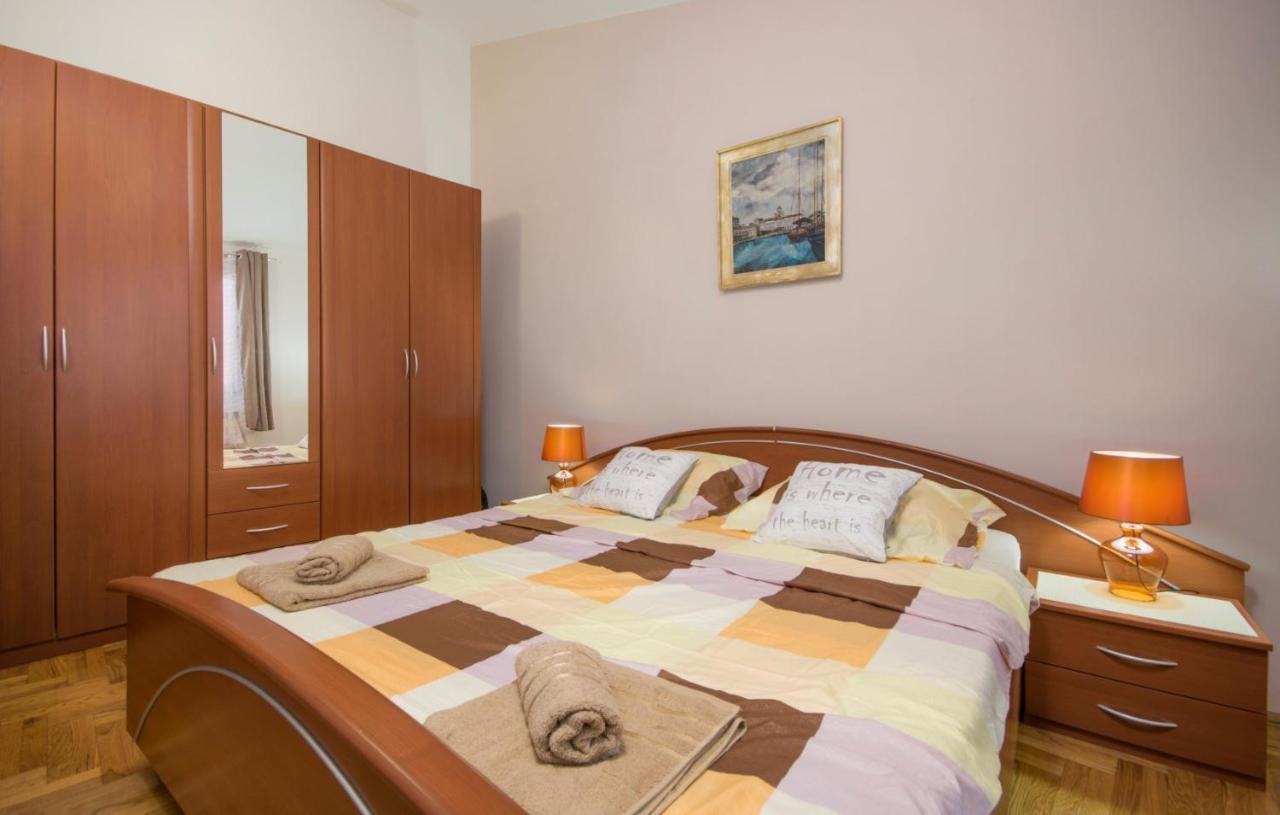 City Centre Sea View Apartment プーラ エクステリア 写真