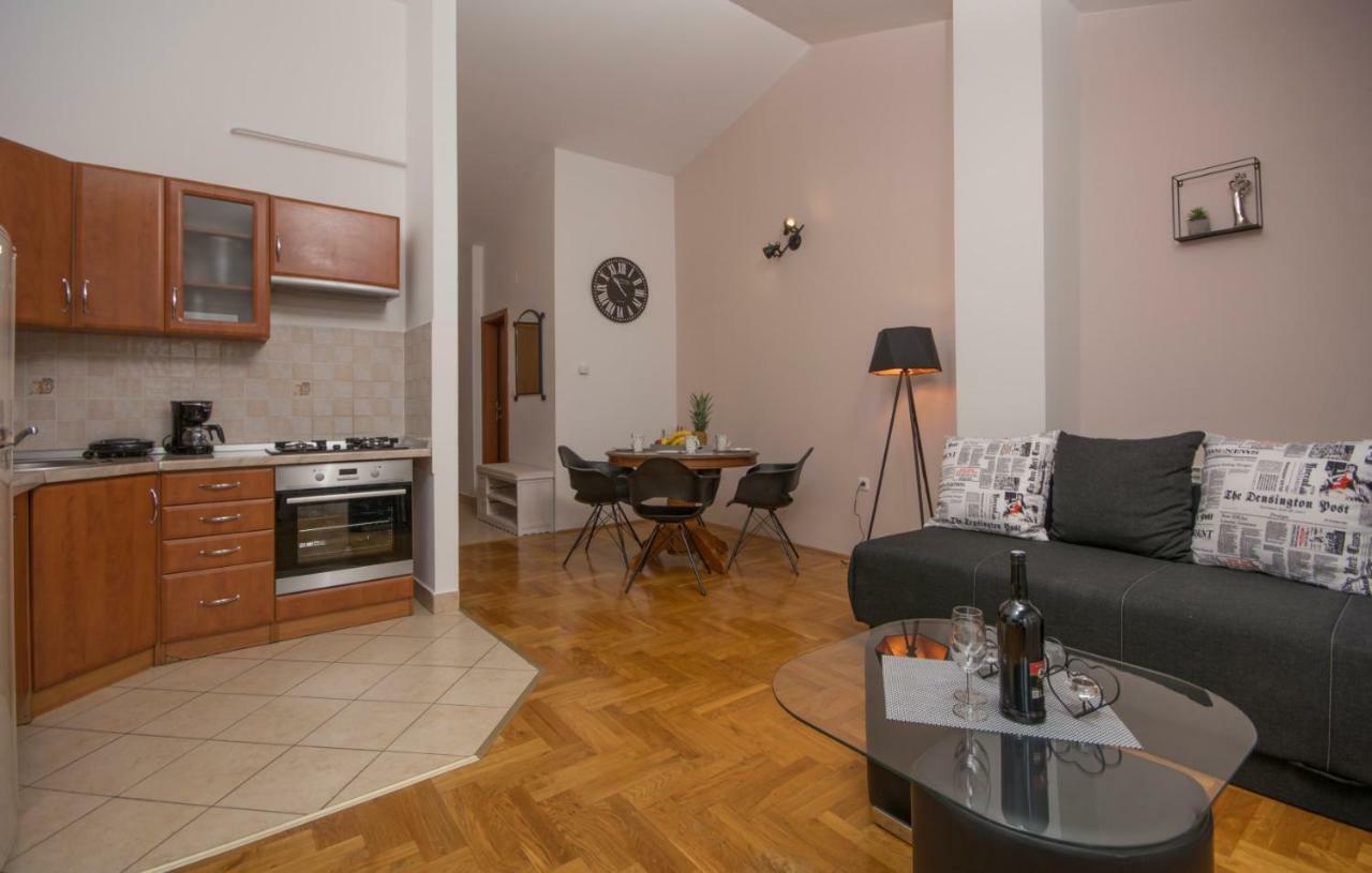 City Centre Sea View Apartment プーラ エクステリア 写真